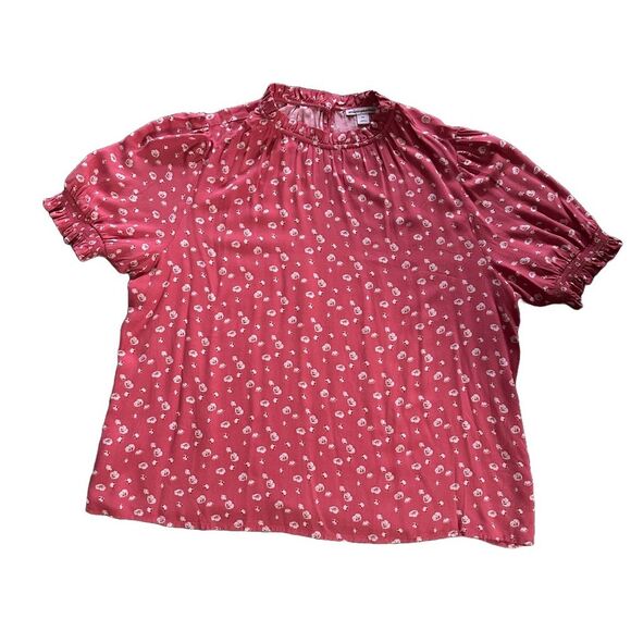 Amazon Essentials Women's Fluid Twill Short Puff Sleeve Smock Detail Shirt - Picture 2 of 5